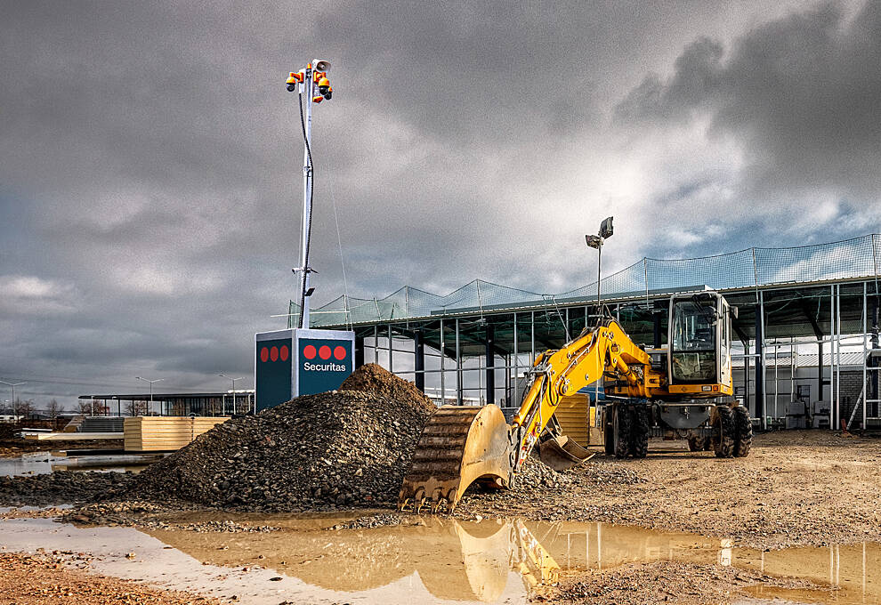 Securitas Mobile CCTV Tower at a construction site.