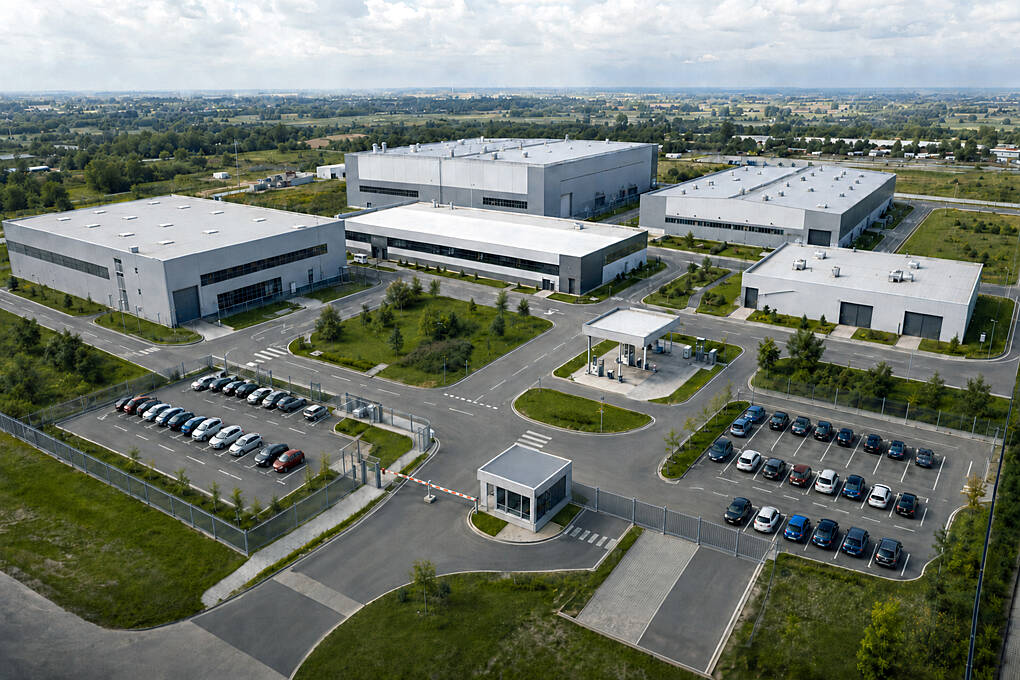 Vue aérienne d’un site industriel automobile
