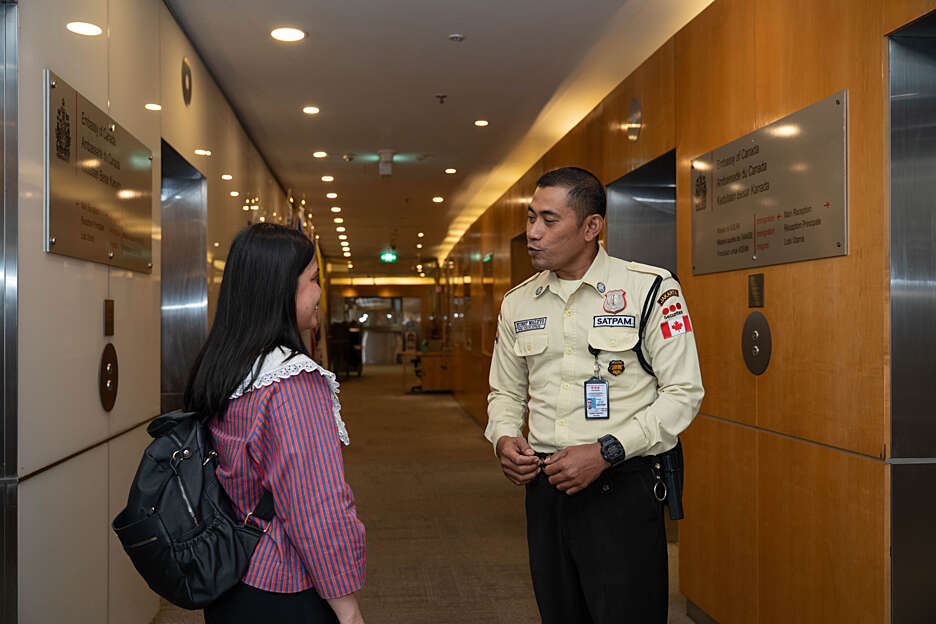 Security guards from Securitas inspecting a shopping center 