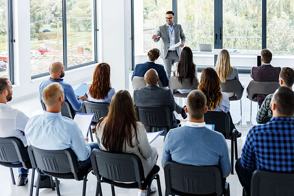 Stagiaires dans une salle de formation
